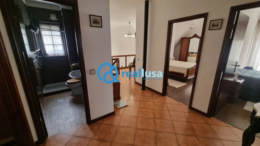 Moradia T6 para Venda em Arcozelo Foto 22