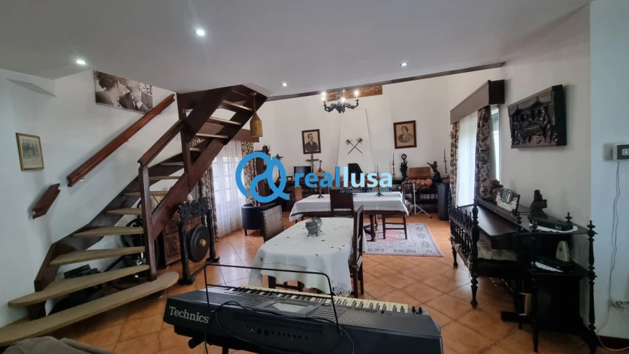 Moradia T6 para Venda em Arcozelo Foto 8