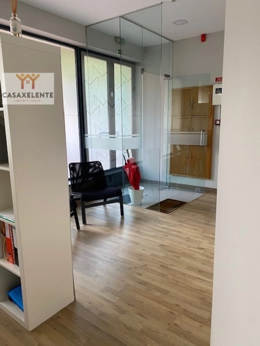 Loja para Venda em Odivelas Foto 3