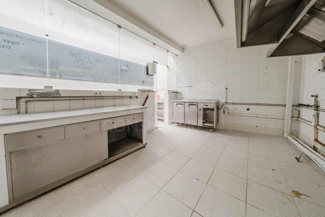 Loja para Arrendamento em Bombarral e Vale Covo Foto 1