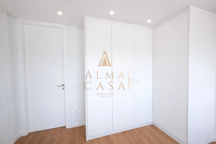 Apartamento T2 para Venda em Rio Tinto Foto 16