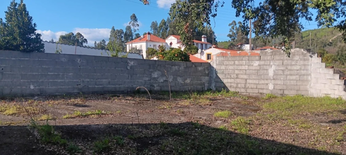 Terreno Misto para Arrendamento em Carvoeiro Foto 3