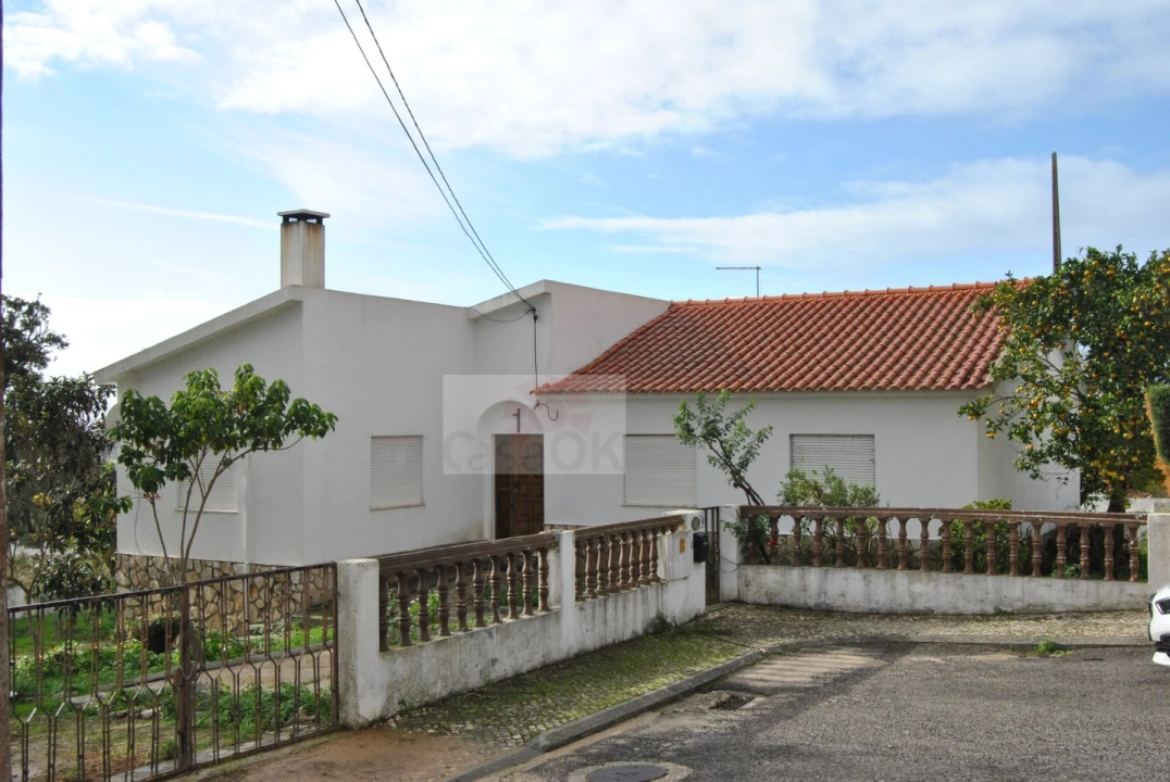 Moradia T4 para Venda em Gaeiras Foto 2