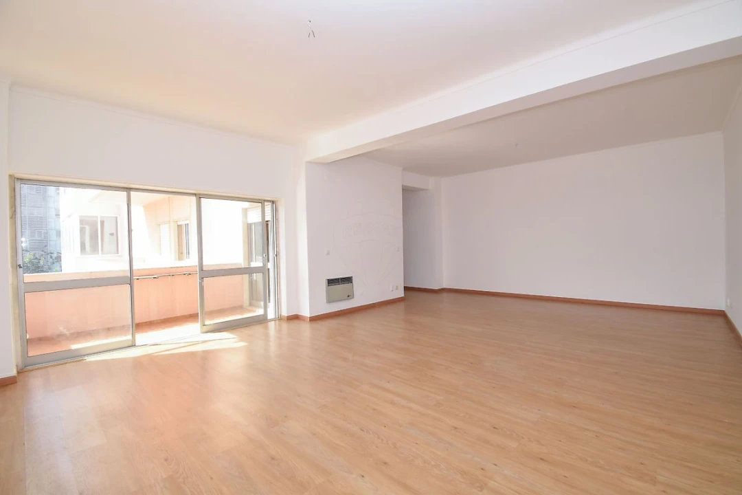 Apartamento T2 para Arrendamento em Avenidas Novas Foto 7