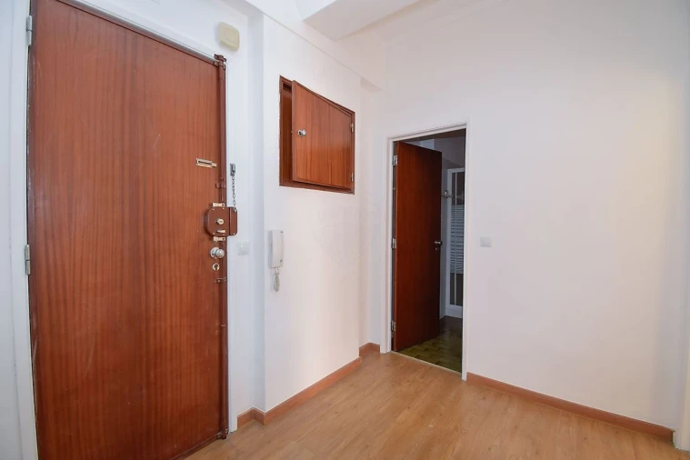Apartamento T2 para Arrendamento em Avenidas Novas Foto 2