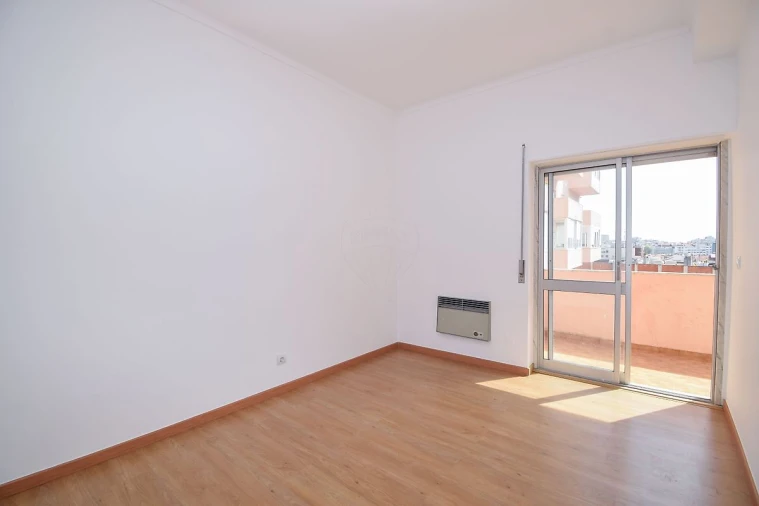 Apartamento T2 para Arrendamento em Avenidas Novas Foto 15