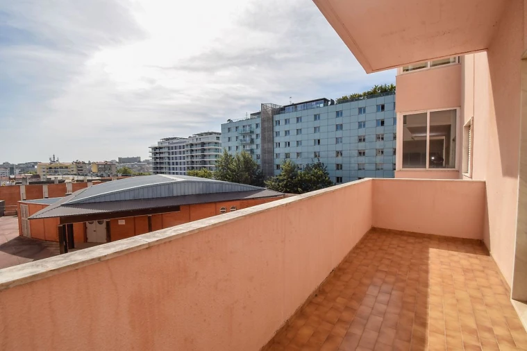 Apartamento T2 para Arrendamento em Avenidas Novas Foto 19
