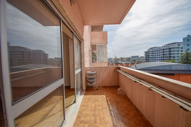 Apartamento T2 para Arrendamento em Avenidas Novas Foto 20