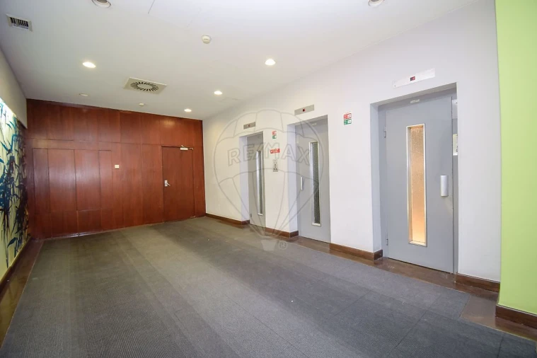 Apartamento T2 para Arrendamento em Avenidas Novas Foto 21