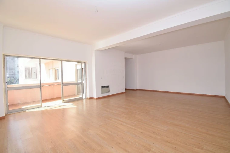 Apartamento T2 para Arrendamento em Avenidas Novas Foto 7