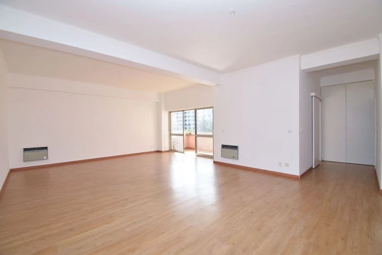 Apartamento T2 para Arrendamento em Avenidas Novas Foto 6