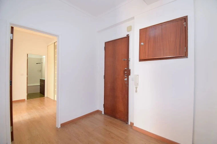 Apartamento T2 para Arrendamento em Avenidas Novas Foto 3