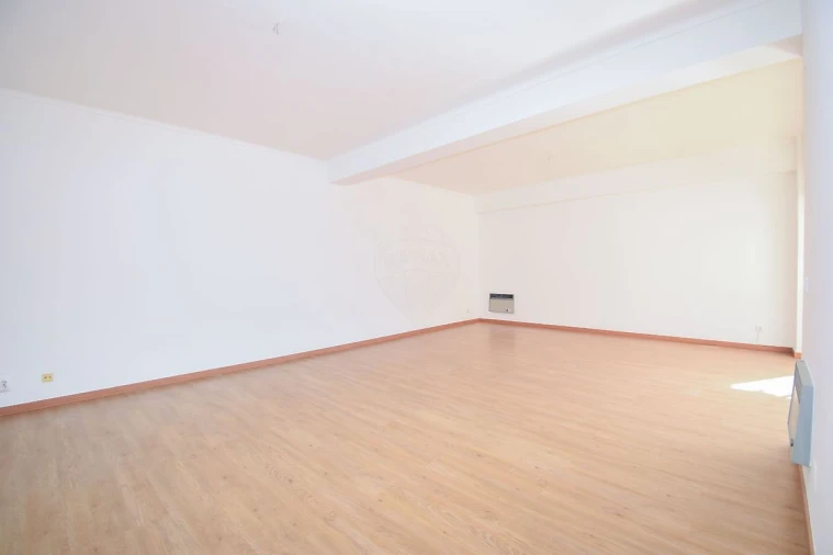 Apartamento T2 para Arrendamento em Avenidas Novas Foto 5