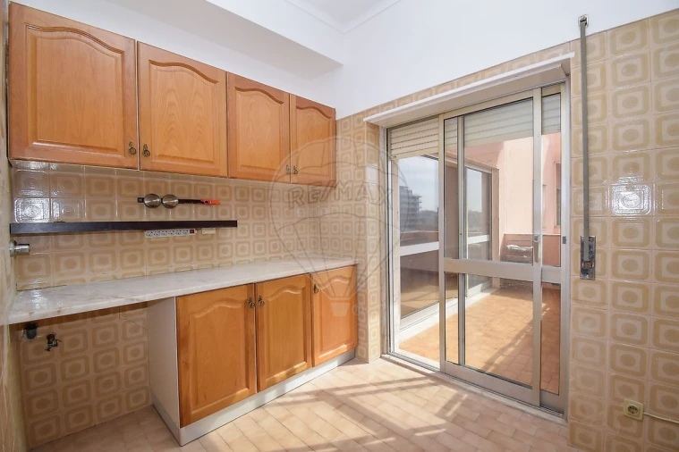 Apartamento T2 para Arrendamento em Avenidas Novas Foto 11