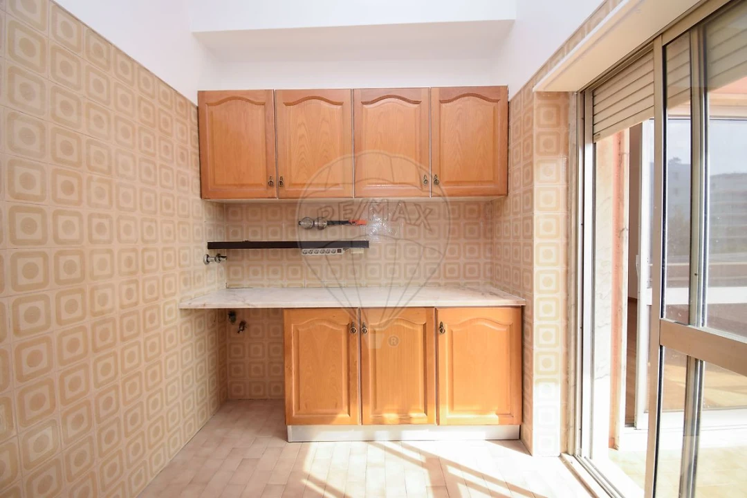 Apartamento T2 para Arrendamento em Avenidas Novas Foto 10