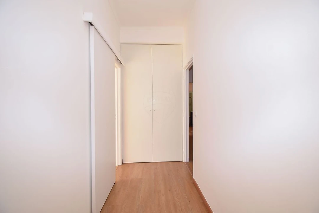 Apartamento T2 para Arrendamento em Avenidas Novas Foto 4