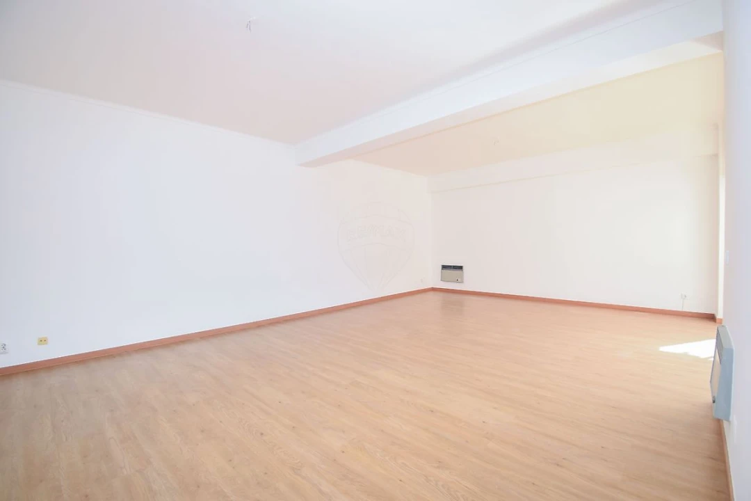 Apartamento T2 para Arrendamento em Avenidas Novas Foto 5
