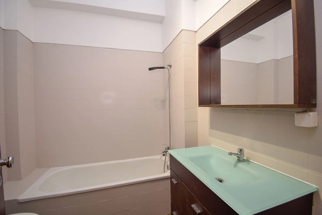 Apartamento T2 para Arrendamento em Avenidas Novas Foto 13