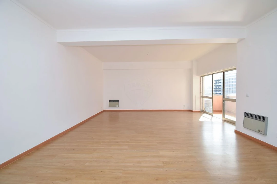 Apartamento T2 para Arrendamento em Avenidas Novas Foto 8