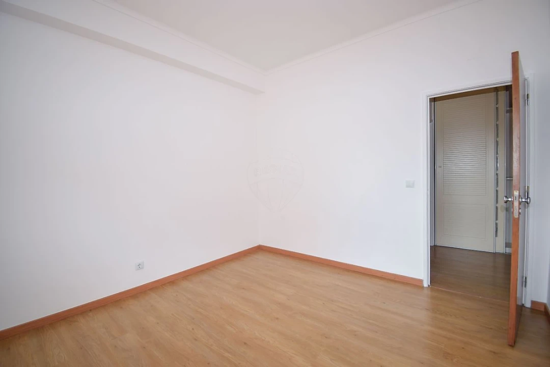 Apartamento T2 para Arrendamento em Avenidas Novas Foto 17