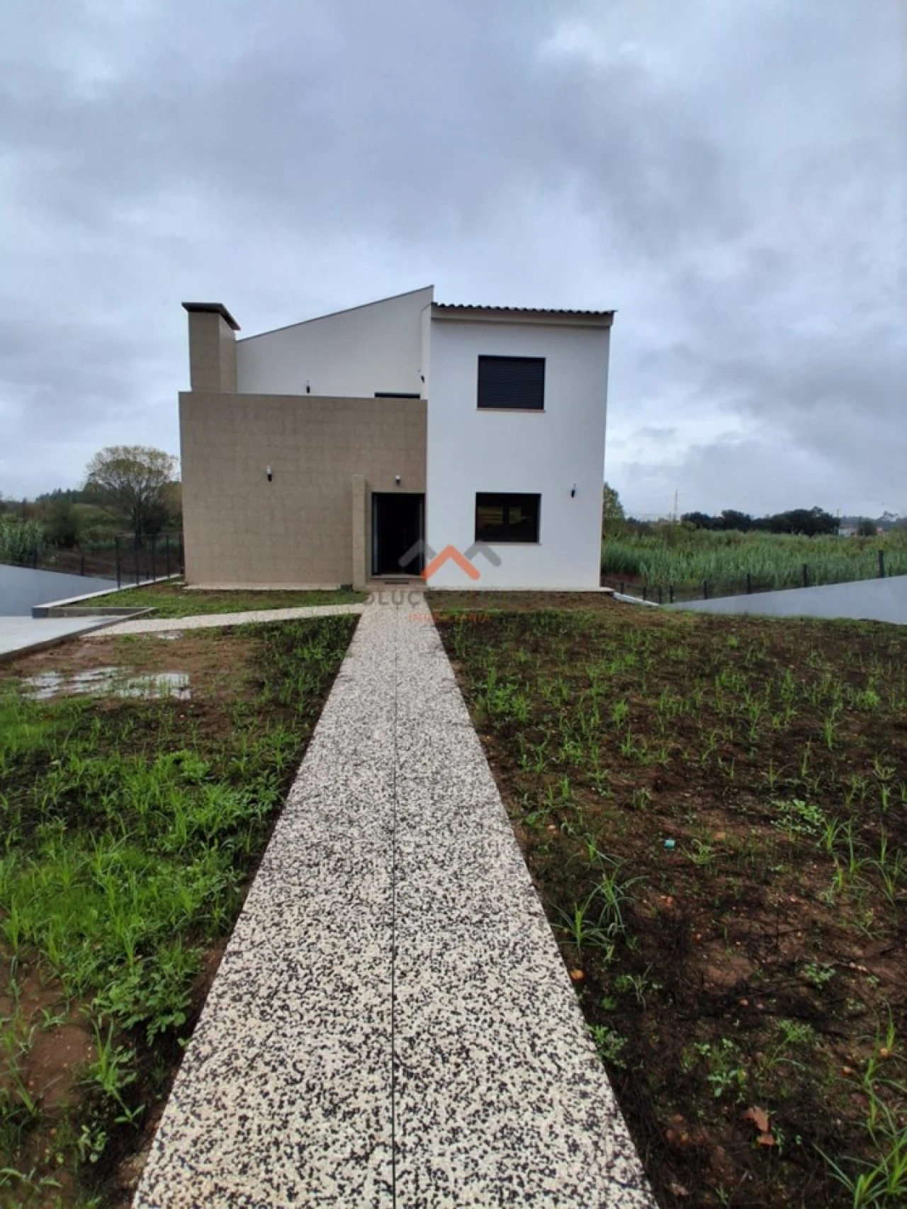 Moradia T4 para Venda em Arcos e Mogofores Foto 1