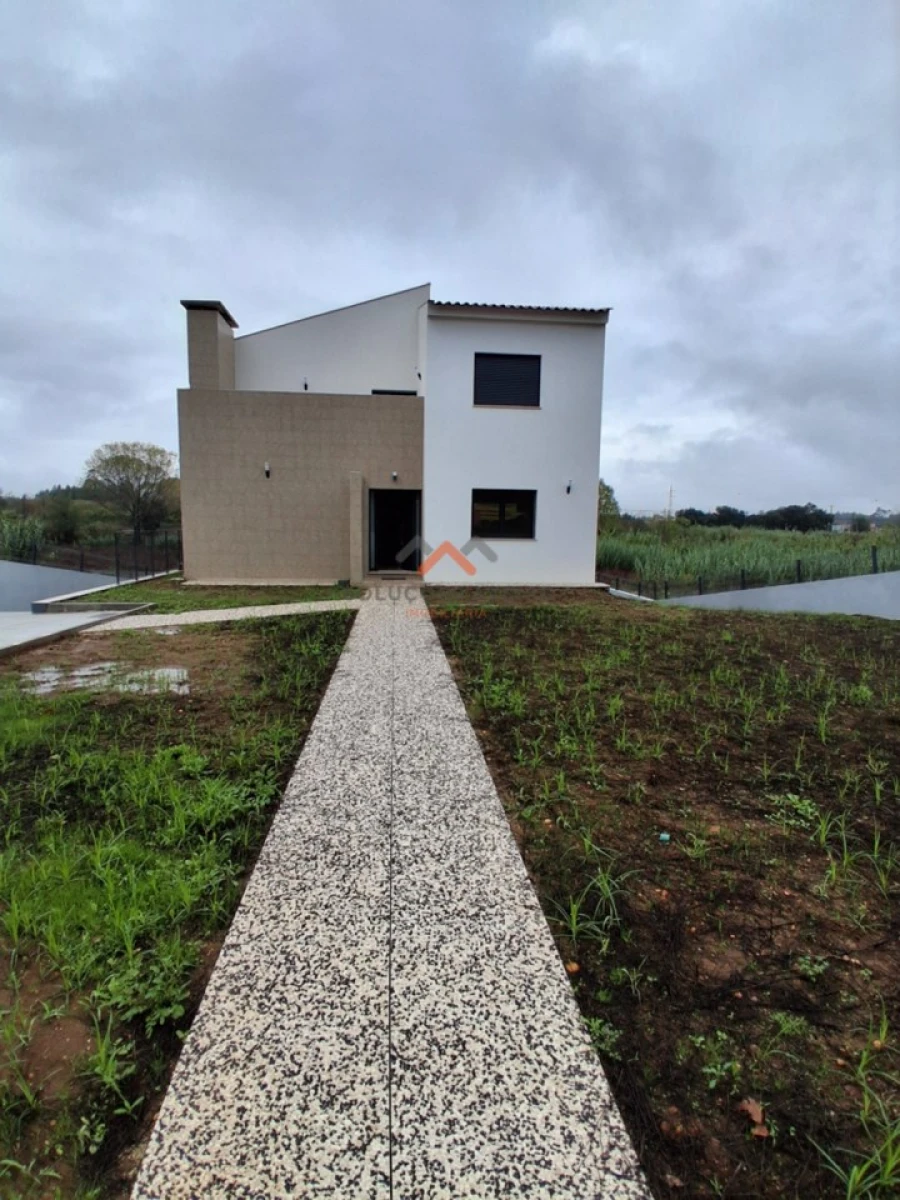 Moradia T4 para Venda em Arcos e Mogofores Foto 1