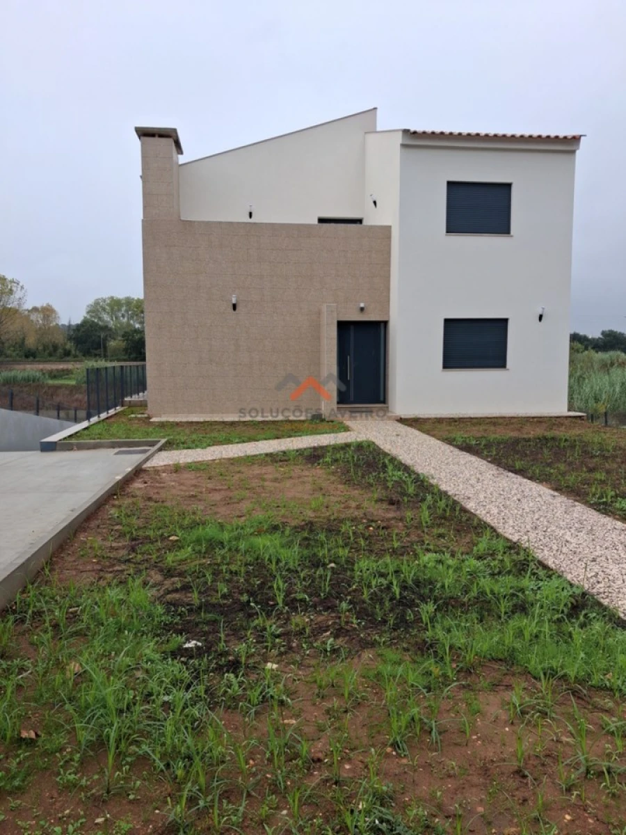 Moradia T4 para Venda em Arcos e Mogofores Foto 2