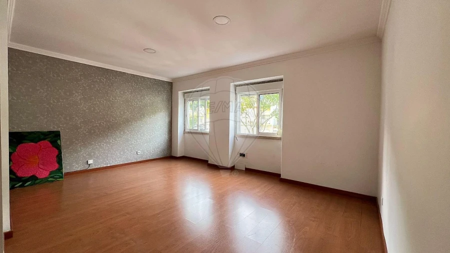 Apartamento T2 para Arrendamento em Venteira Foto 5