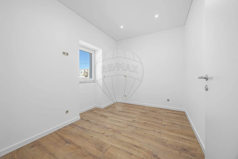 Moradia T2 para Venda em Ventosa Foto 11