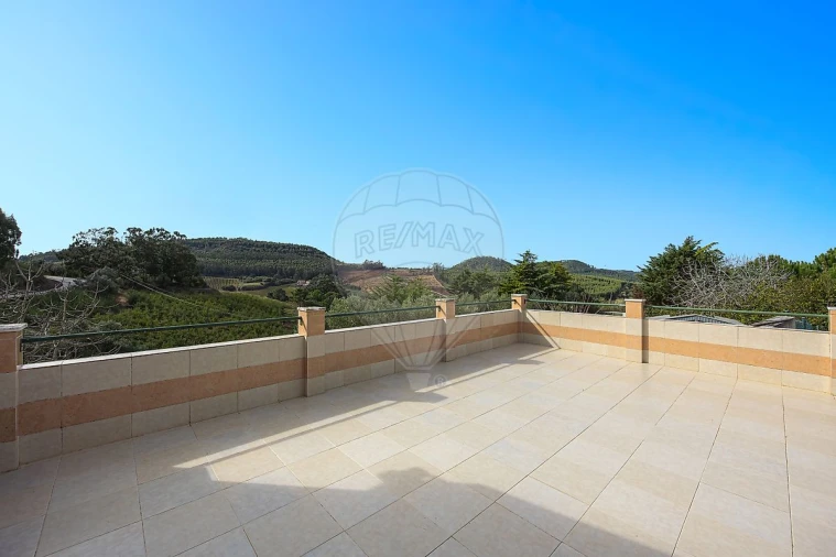 Moradia T4 para Venda em Azueira e Sobral da Abelheira Foto 28