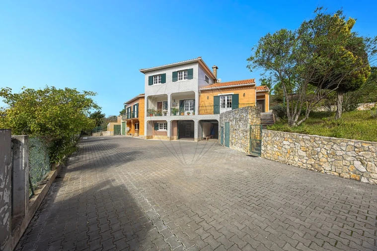 Moradia T4 para Venda em Azueira e Sobral da Abelheira Foto 4