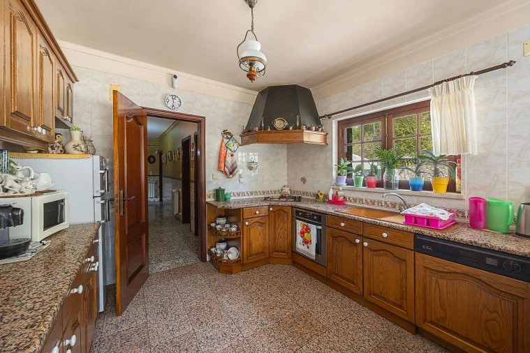 Moradia T4 para Venda em Azueira e Sobral da Abelheira Foto 11