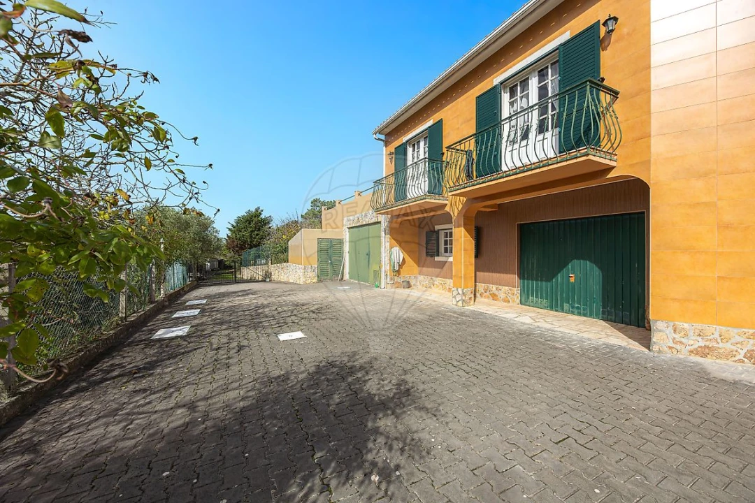 Moradia T4 para Venda em Azueira e Sobral da Abelheira Foto 5