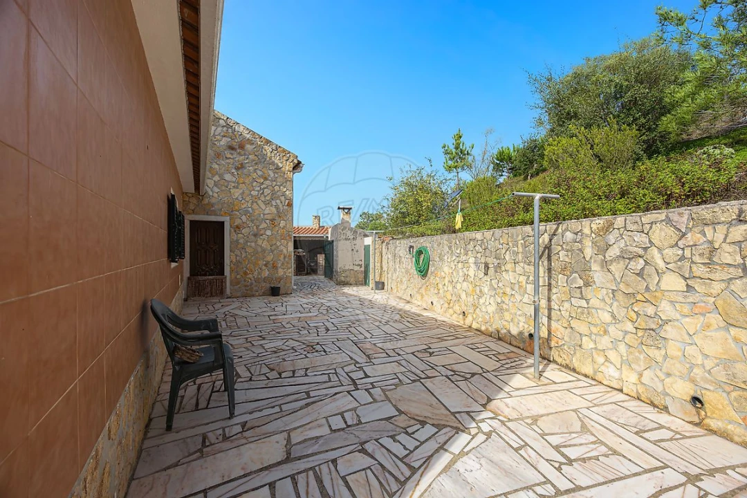 Moradia T4 para Venda em Azueira e Sobral da Abelheira Foto 25