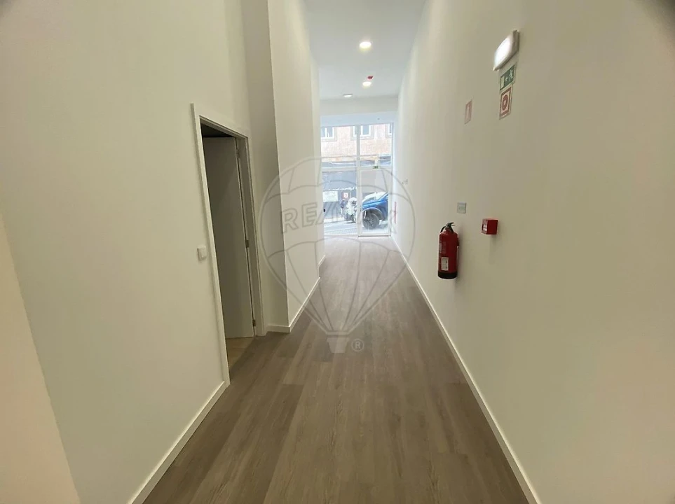 Loja para Arrendamento em Cedofeita, Santo Ildefonso, Sé, Miragaia, São Nicolau e Vitória Foto 8