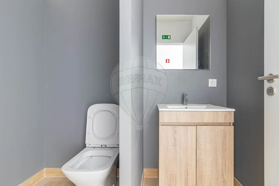 Loja para Arrendamento em Cedofeita, Santo Ildefonso, Sé, Miragaia, São Nicolau e Vitória Foto 15