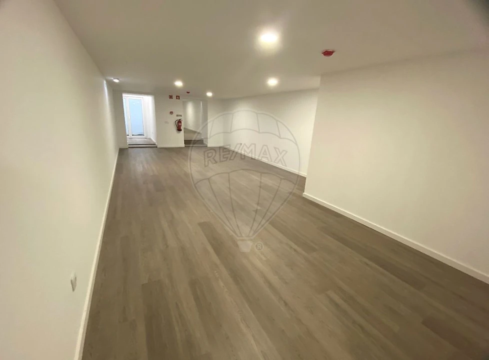 Loja para Arrendamento em Cedofeita, Santo Ildefonso, Sé, Miragaia, São Nicolau e Vitória Foto 12