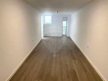 Loja para Arrendamento em Cedofeita, Santo Ildefonso, Sé, Miragaia, São Nicolau e Vitória