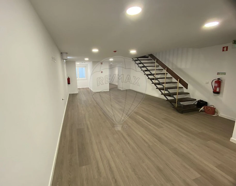 Loja para Arrendamento em Cedofeita, Santo Ildefonso, Sé, Miragaia, São Nicolau e Vitória Foto 7