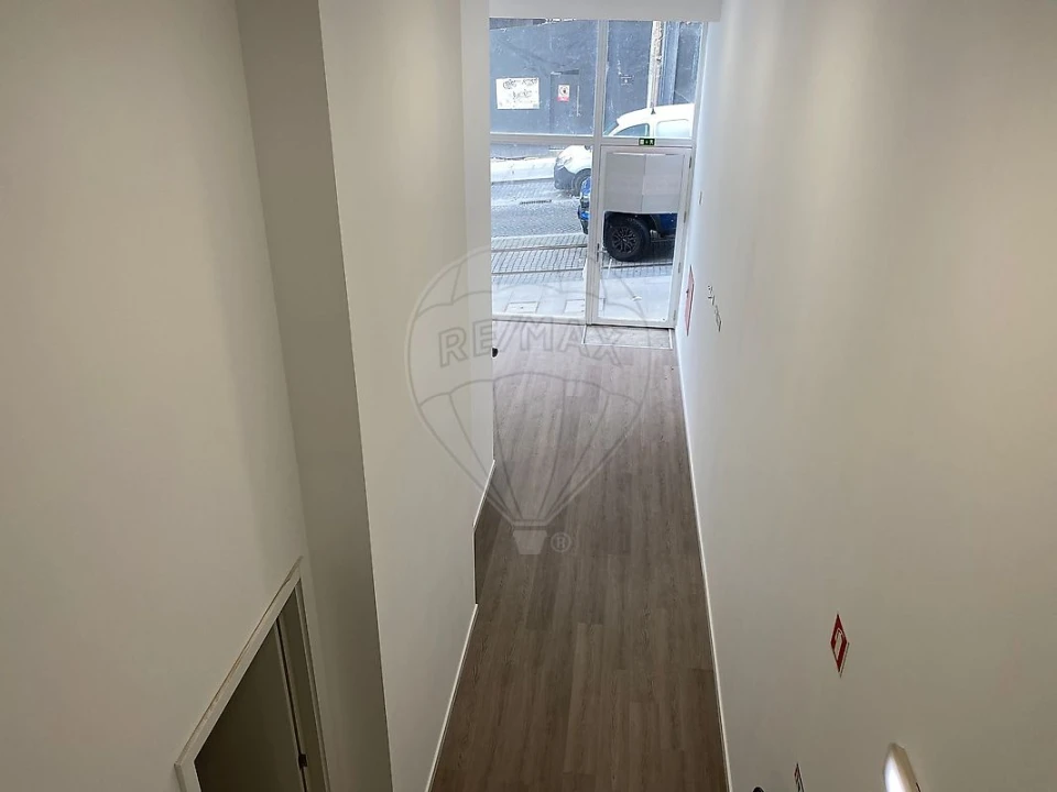 Loja para Arrendamento em Cedofeita, Santo Ildefonso, Sé, Miragaia, São Nicolau e Vitória Foto 4