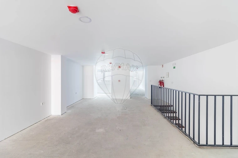 Loja para Arrendamento em Cedofeita, Santo Ildefonso, Sé, Miragaia, São Nicolau e Vitória Foto 1