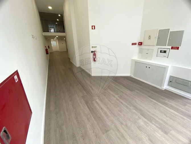 Loja para Arrendamento em Cedofeita, Santo Ildefonso, Sé, Miragaia, São Nicolau e Vitória Foto 13