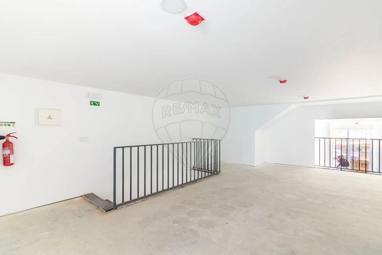 Loja para Arrendamento em Cedofeita, Santo Ildefonso, Sé, Miragaia, São Nicolau e Vitória Foto 3