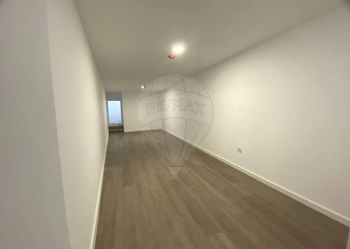 Loja para Arrendamento em Cedofeita, Santo Ildefonso, Sé, Miragaia, São Nicolau e Vitória Foto 14