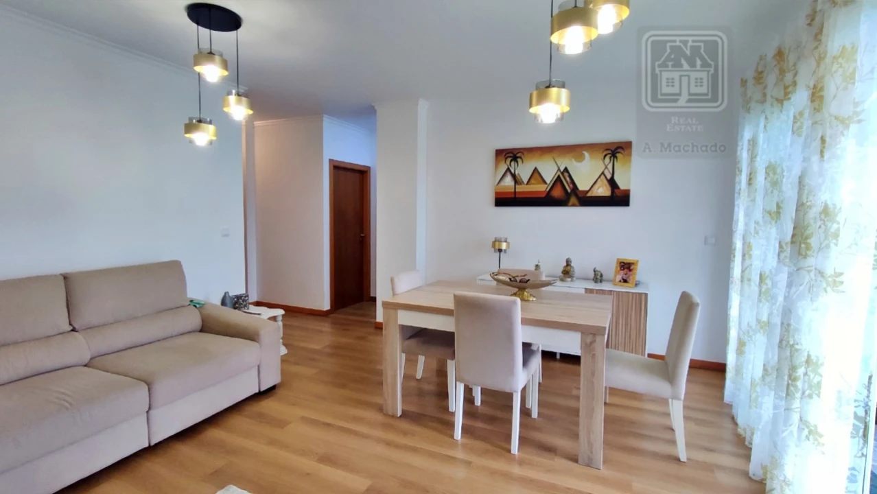 Apartamento T2 para Venda em Rabo de Peixe Foto 1