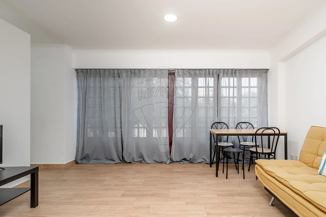 Apartamento T1 para Arrendamento em Caparica e Trafaria Foto 11
