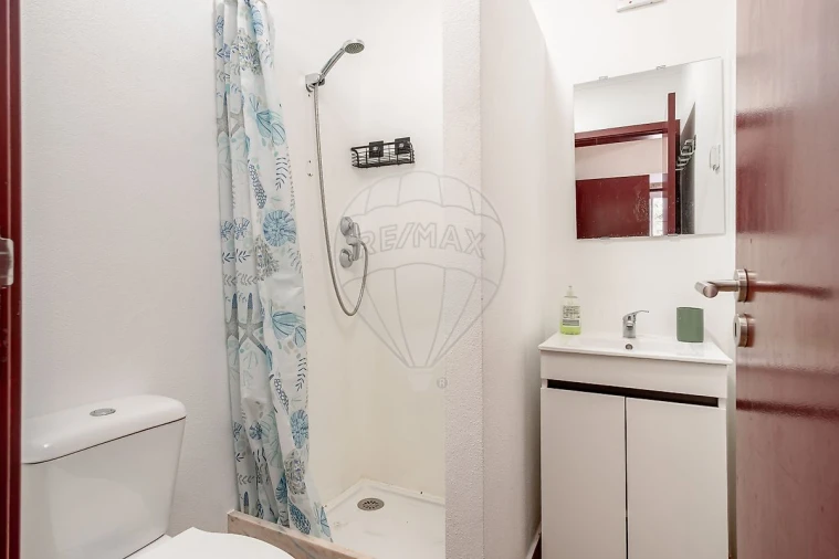 Apartamento T1 para Arrendamento em Caparica e Trafaria Foto 4