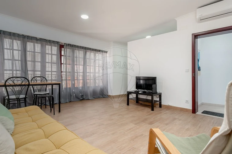 Apartamento T1 para Arrendamento em Caparica e Trafaria Foto 10