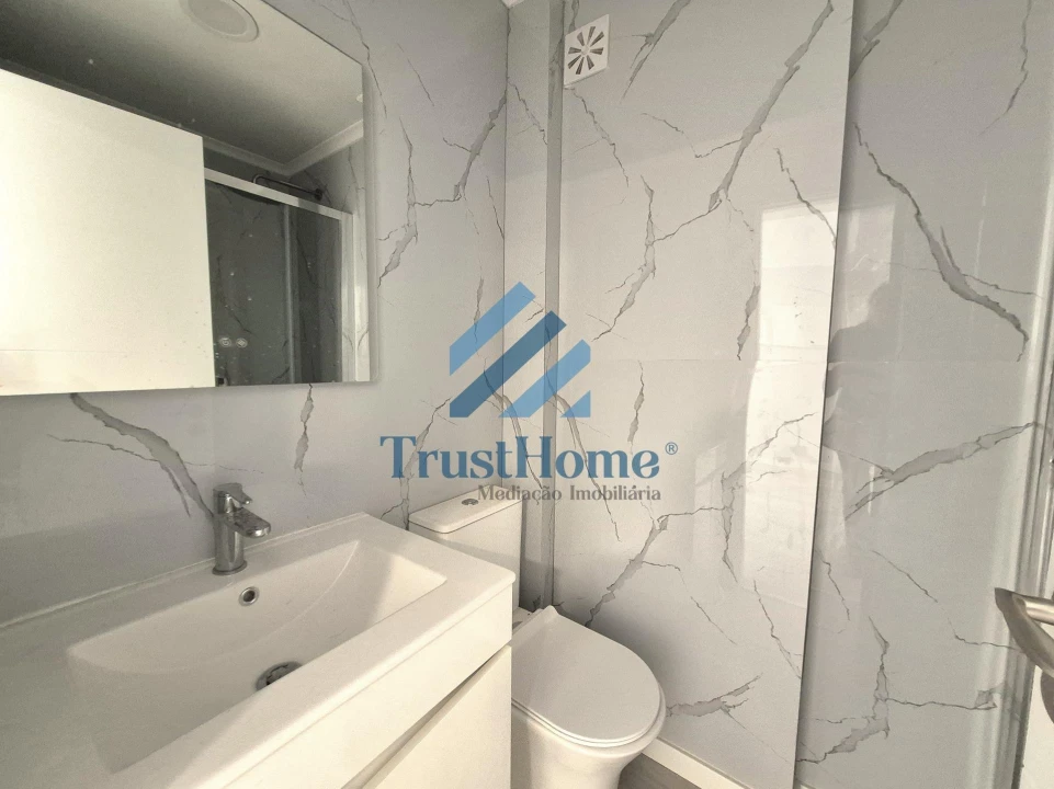 Apartamento T2 para Venda em Benfica Foto 14