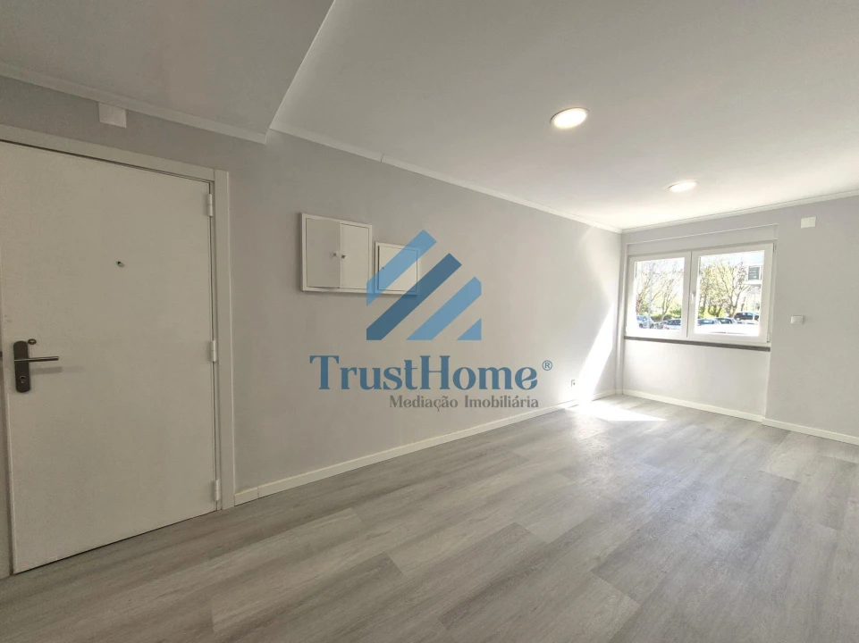 Apartamento T2 para Venda em Benfica Foto 3